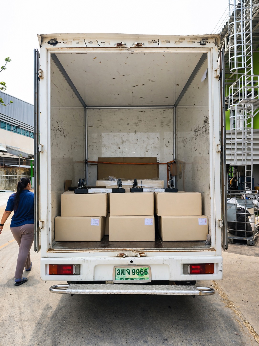 ???? GT Transport รถรับจ้างสมุทรปราการ ขนส่งสินค้าโรงงานอย่างมีมาตรฐาน ISO 9001:2015  อีกหนึ่งเที่ยวงานขนส่งสินค้าโรงงานจาก GT Transport ที่เราใส่ใจใน